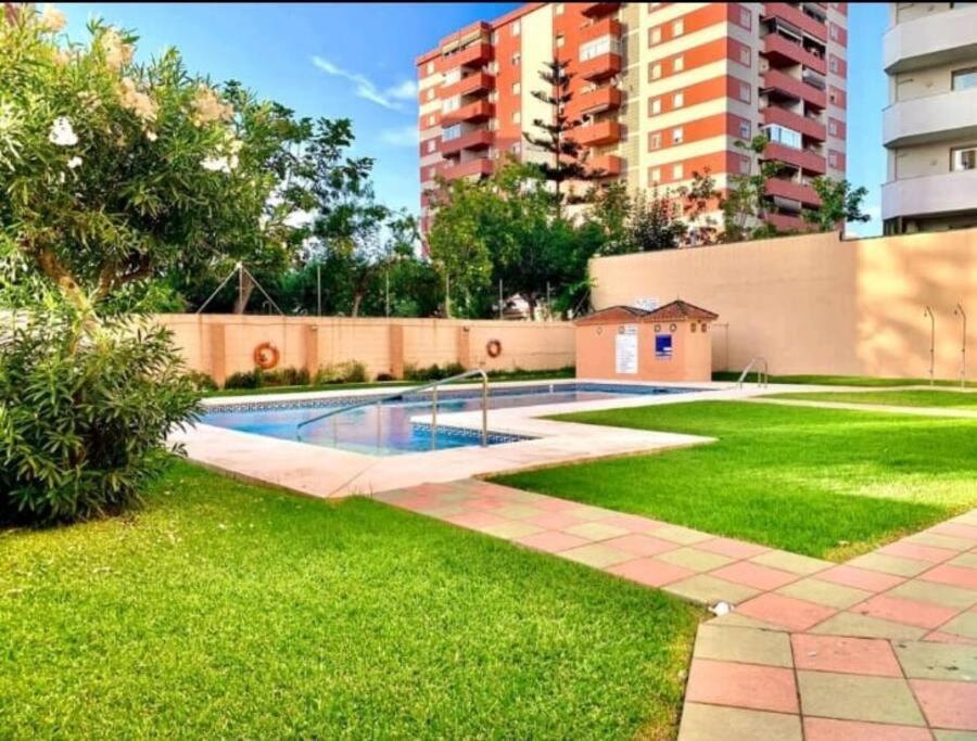 Estudio Soleado Y Bien Ubicado Фуэнхирола Экстерьер фото
